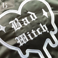 BATA DE SATIN BAD WITCH NEGRA