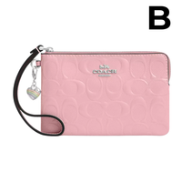 Corner Zip Wristlet In Signature Leather **PREVENTA**