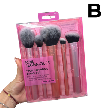 FACE ESSENTIALS BRUSH SET