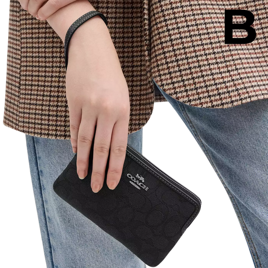 Corner Zip Wristlet PREVENTA