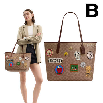 Coach X Peanuts City Tote In Signature Canvas With Patches PREVENTA