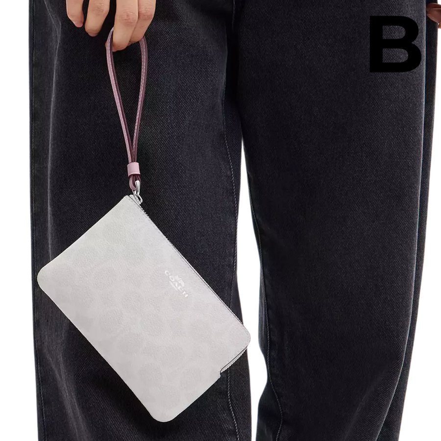 Corner Zip Wristlet PREVENTA
