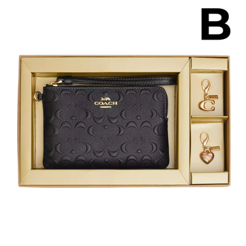 Boxed Corner Zip Wristlet In Signature Leather **PREVENTA**