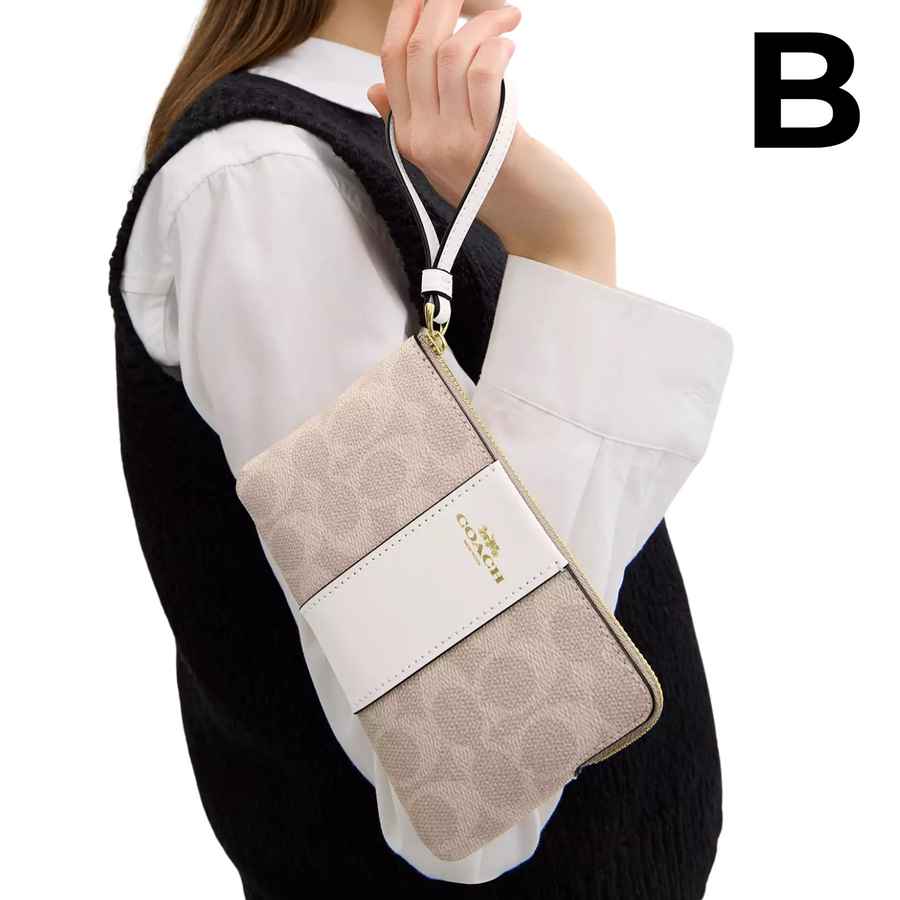 Corner Zip Wristlet PREVENTA
