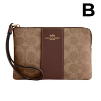 Corner Zip Wristlet In Signature Leather **PREVENTA**