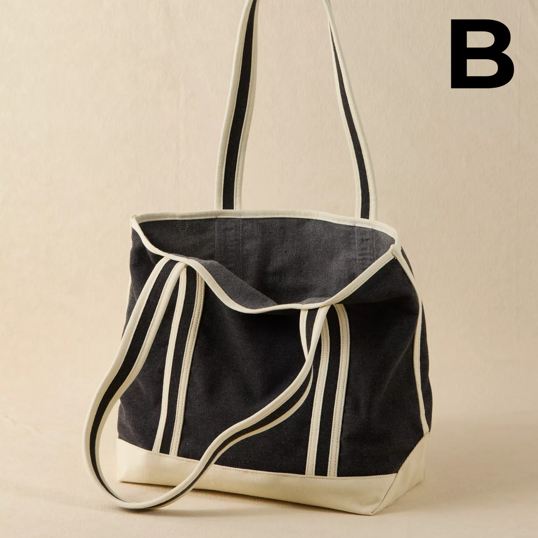 AE Off-Duty Snoopy Tote Bag **PREVENTA WASHED BLACK**