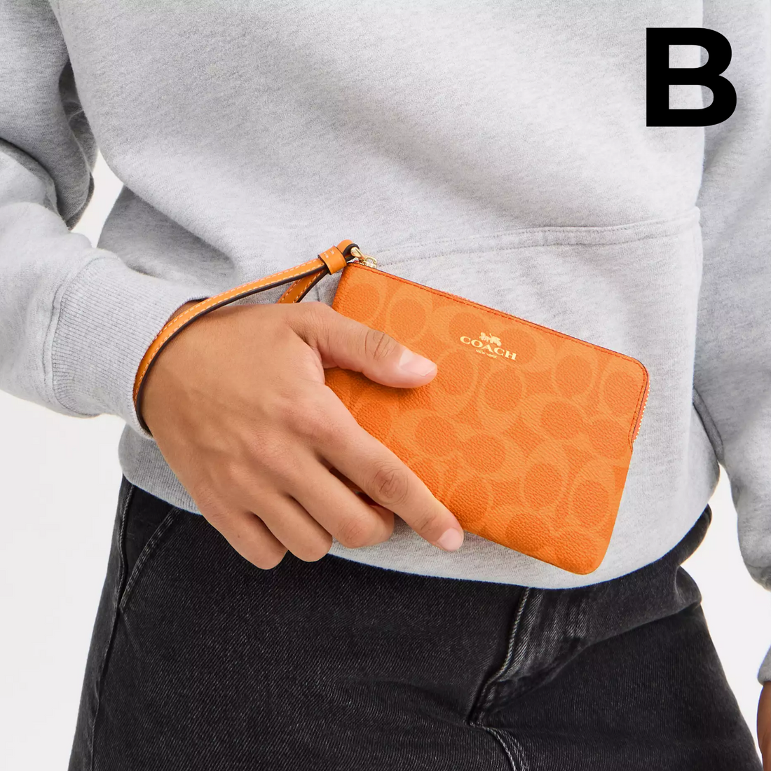 Corner Zip Wristlet PREVENTA