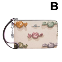 Corner Zip Wristlet In Signature Leather **PREVENTA**