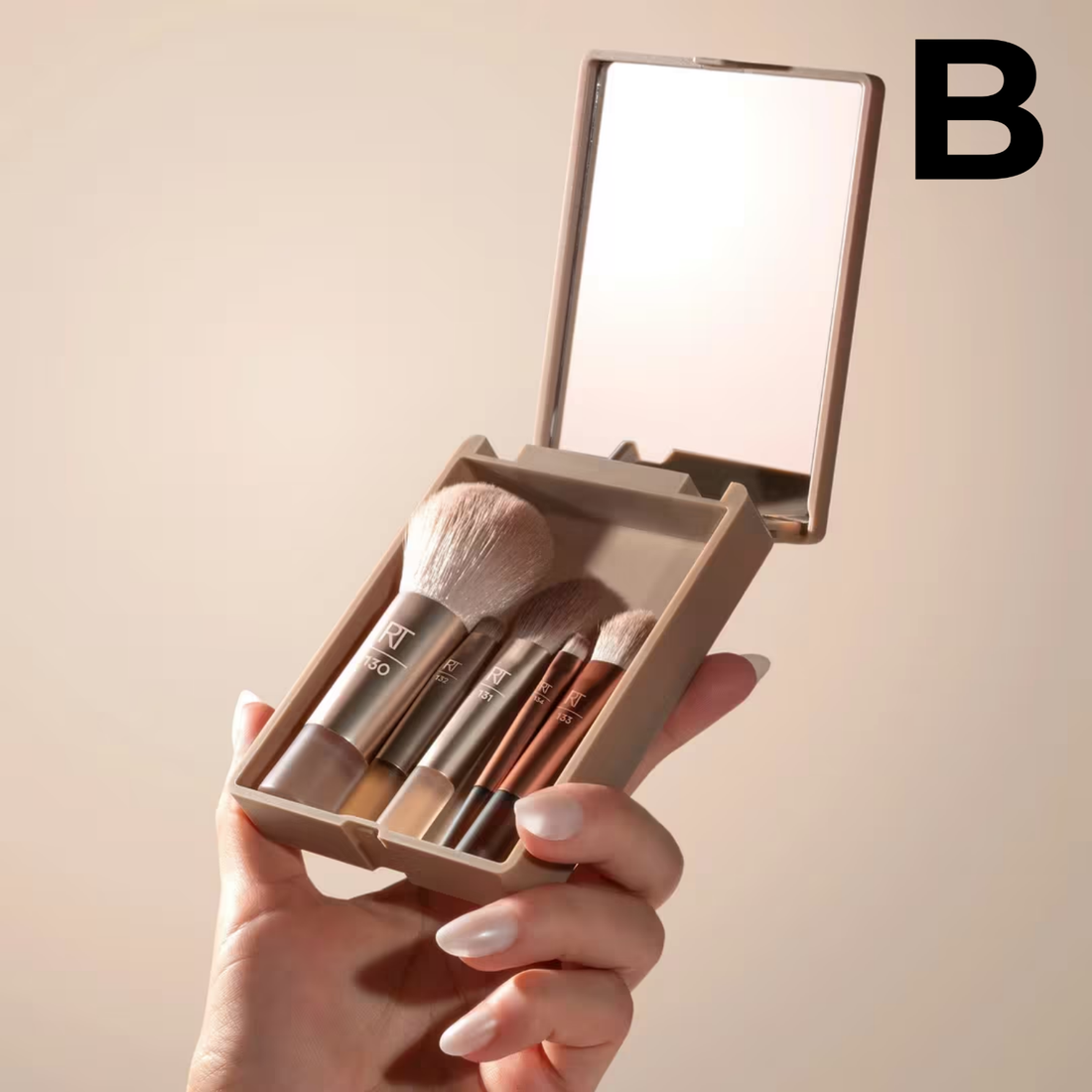New Nudes 2.0 On-The-Glow Mini Brush Set + Mirrored Compact PREVENTA