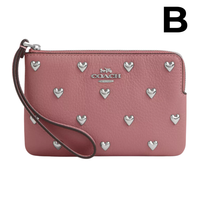 Corner Zip Wristlet In Signature Leather **PREVENTA**