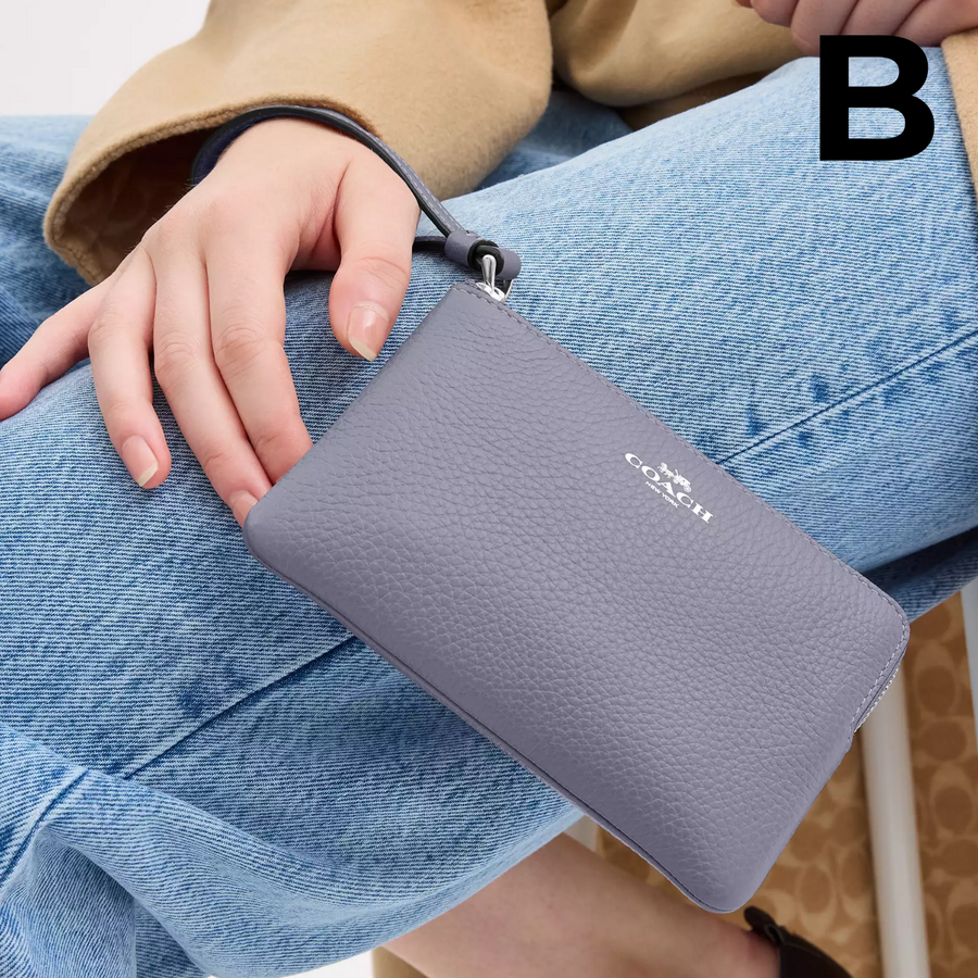 Corner Zip Wristlet PREVENTA