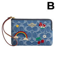 Corner Zip Wristlet In Signature Leather **PREVENTA**